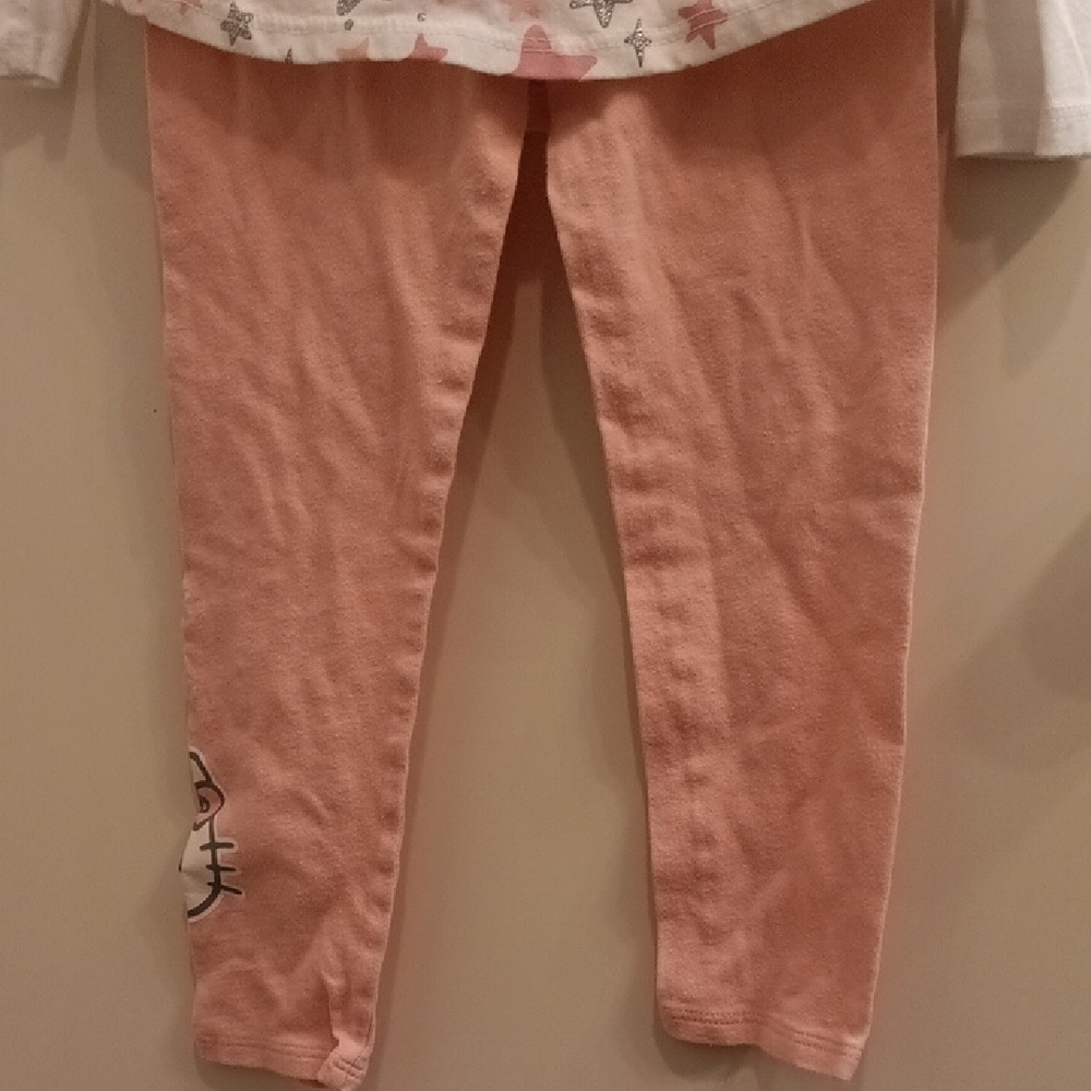 Hello Kitty Outfit (Long sleeve shirt and leggings) Size 6